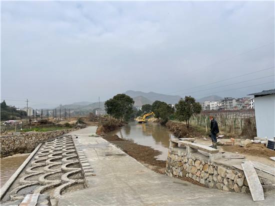 中国侨联驻村第一书记参与推动美丽乡村建设